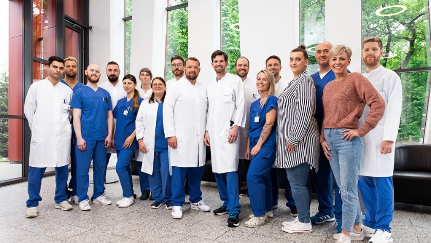 Teamfoto von Ärtzen und Pflegern der Klinik für Allgemein-, Viszeral- und Unfallchirurgie in Lünen