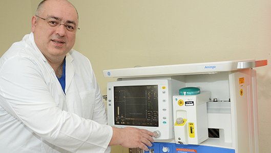 Chefarzt Dr. Christos Erifopoulos, Klinik für Anästhesiologie, Intensivmedizin und Schmerzrtherapie am Hellmig-Krankenhaus Kamen