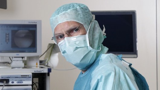 Dr. Metzner im OP